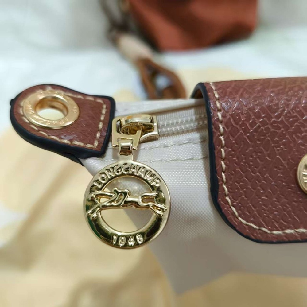 Longchamp Portable Off-White And Brown Mini Coin Purse - Picture 2 of 8